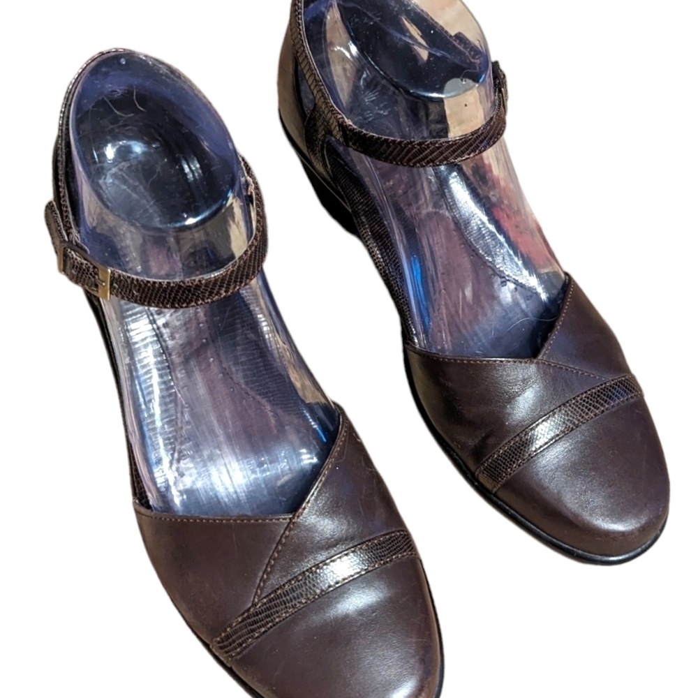 Dansko Roxy Brown Leather Mary Jane Pump with Snake Print Accent (EU 38 / US 8) - Picture 3 of 9